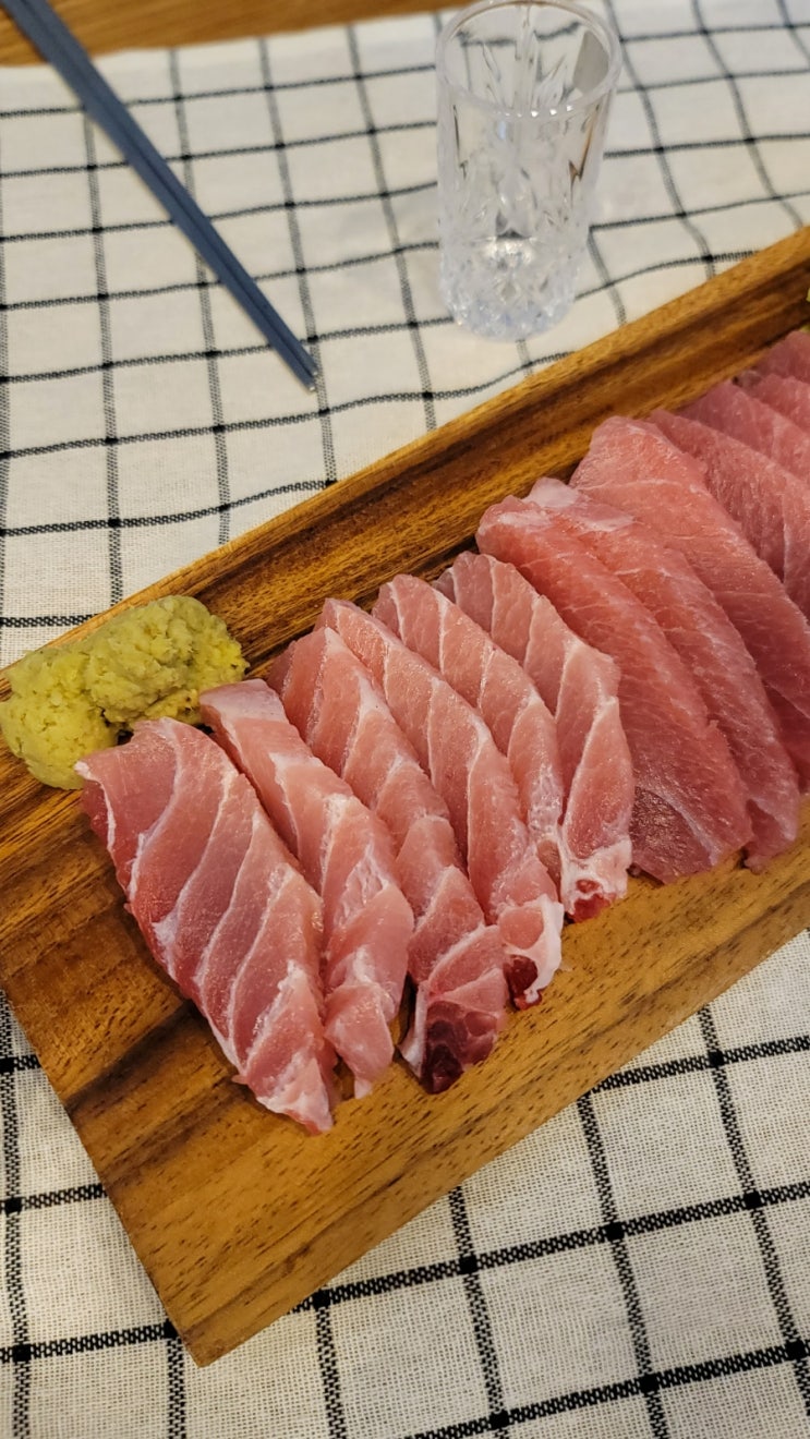  집에서 먹는 참치회 맛있어요!