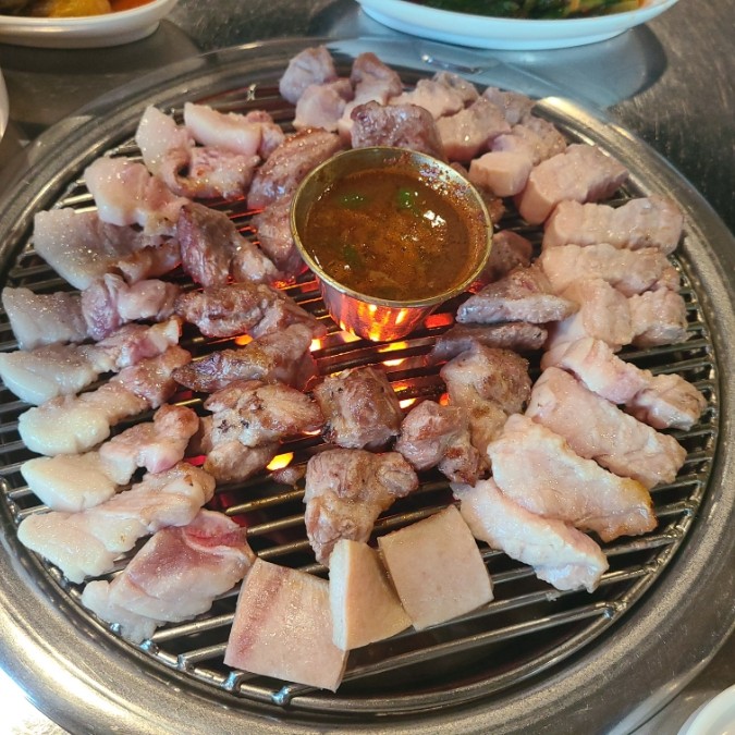  [파주] 연탄으로 구워먹는 제주근고기, 제주돈 연탄집