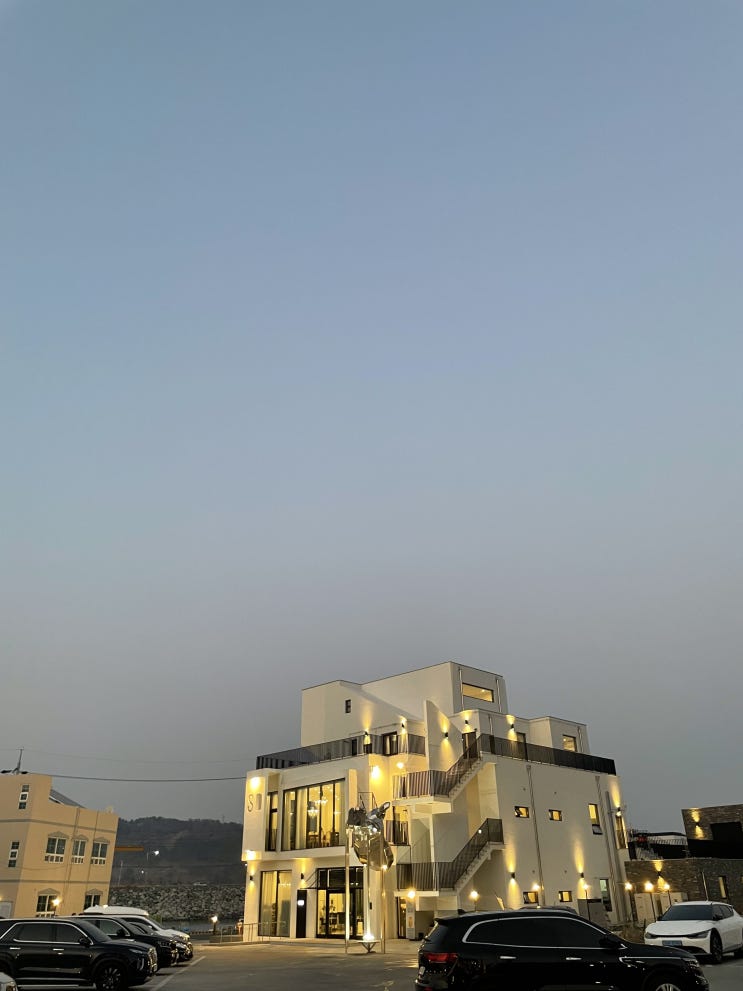  진해카페 창원카페 부산근교 대형카페 SD카페 샤넬백 포토존
