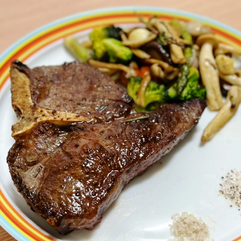  저녁메뉴추천 어나더미트 드라이에이징 티본스테이크로 맛있게~