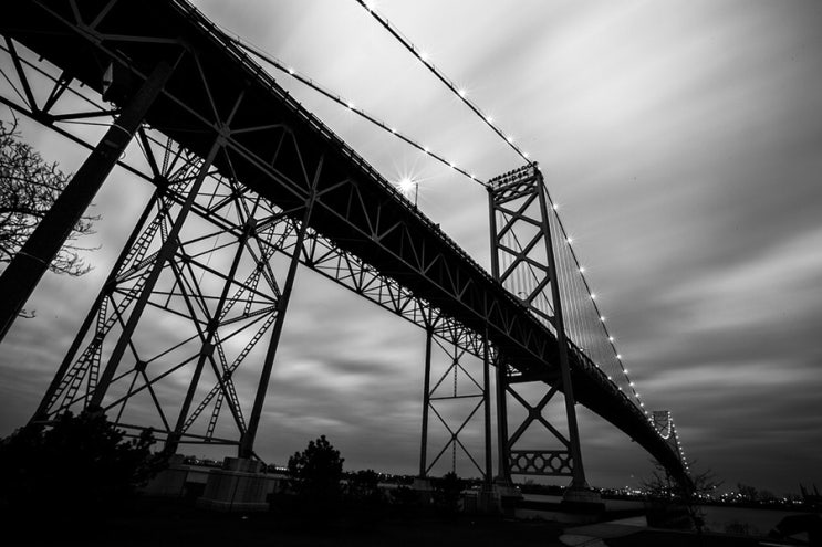  Ambassador bridge reopens