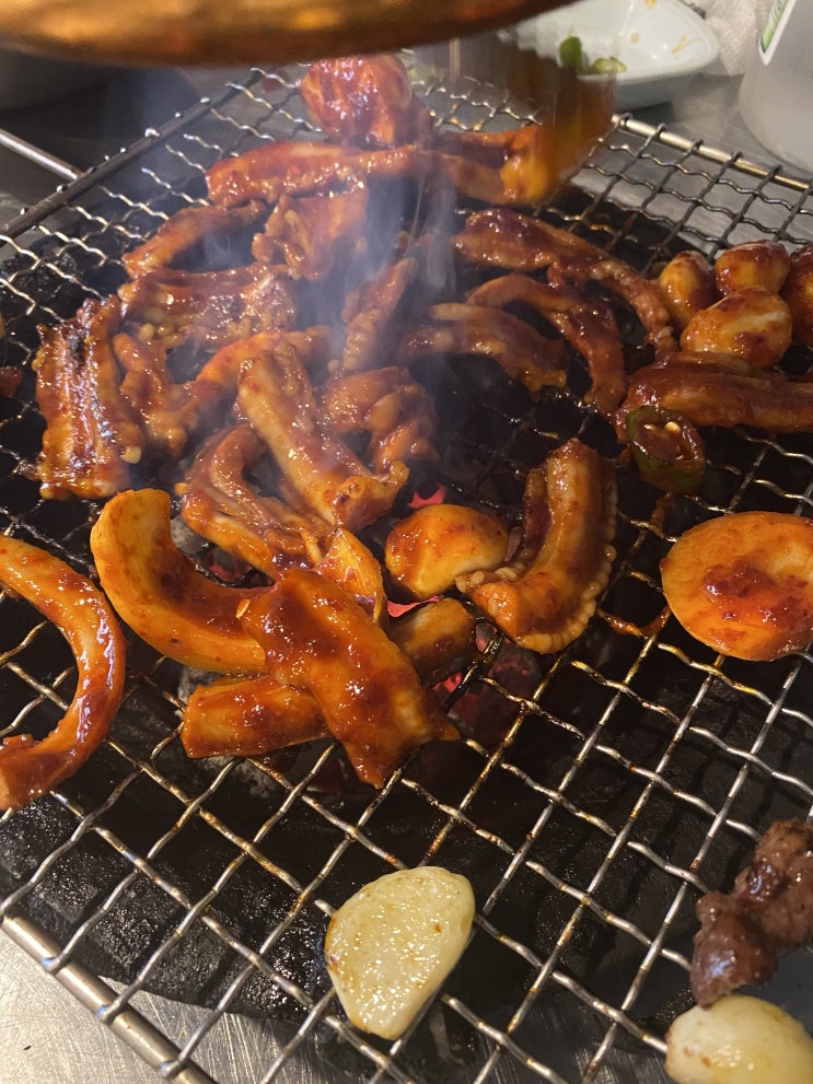  아는 사람만 아는 지인 숯불꼼장어 맛집이다