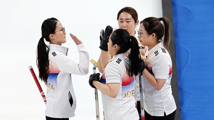 <b>올림픽</b> 한국 <b>컬링</b>, 일본에 10-5 완승! 4강 <b>진출</b> 가능성