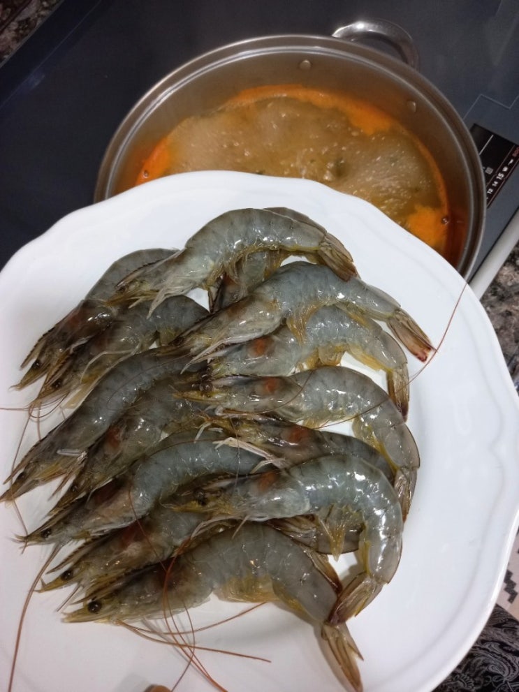  노브랜드 불맛해물라면 새우 넣고 얼큰라면 끓이기
