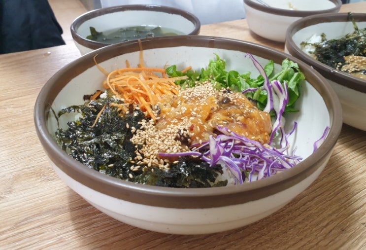  제주 1박2일여행중 가장 맛있던 집 낙서 천국 경미네집해물라면 성산일출봉 앞에 있어요.