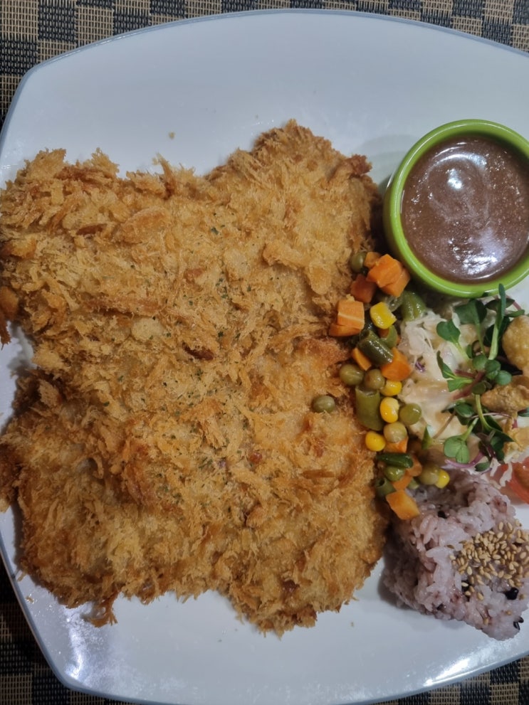  춘천돈까스 맛집 TV출연한 루에서 맛저