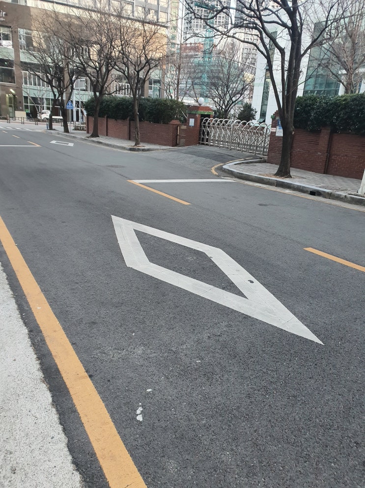  운전상식 - 마름모 표시