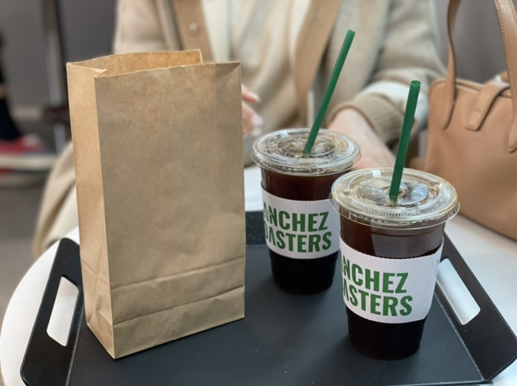  맛있는 아메리카노와 미니붕어빵을 먹어볼수있는 카페 산체스커피