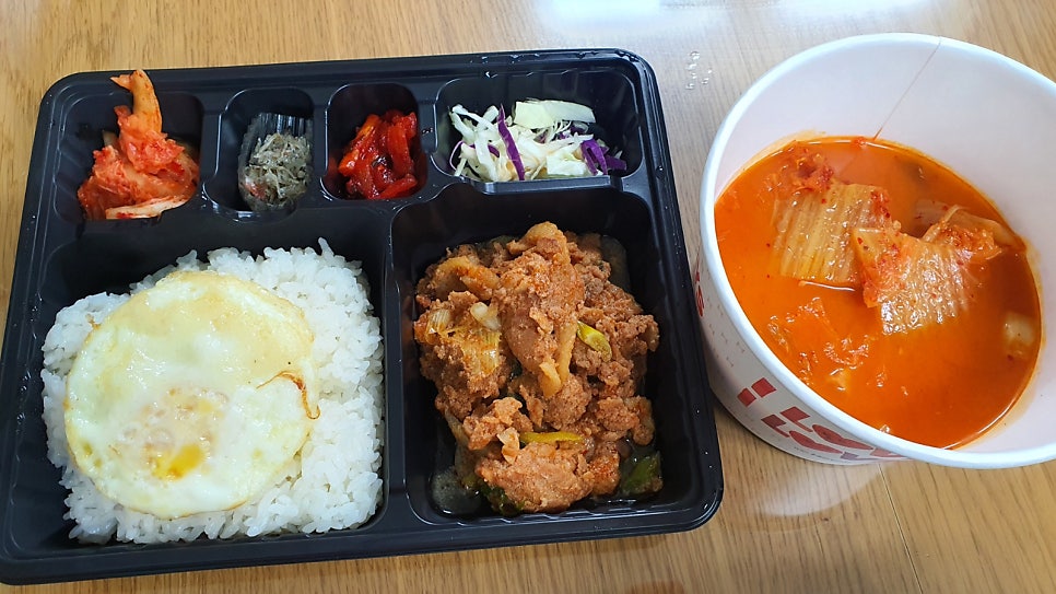 한솥도시락 제주대정문점 사진 5