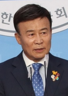  김원웅,조국,정경심,윤미향,유시민,이재명은 거짓,오만,위선자들인가?