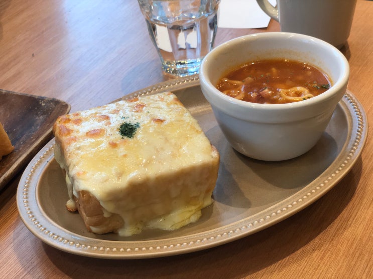 후쿠오카 하카타 여행 - 하카타역 식빵카페 '무츠카도 카페'