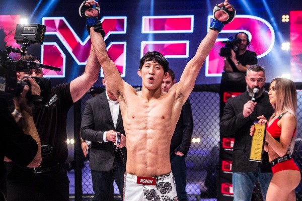 전 더블지FC 웰터급 챔피언 진태호 ONE 챔피언십 계약(+다니엘 켈리 ONE 입성) 등 MMA 뉴스 전 더블지FC 웰터급 챔피언 진태호 ONE 챔피언십 계약(+다니엘 켈리 ONE 입성) 등 MMA 뉴스