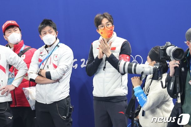 [올림픽] 中 <b>쇼트트랙 김선태 감독</b> "스포츠는 국경 없어…한국... 