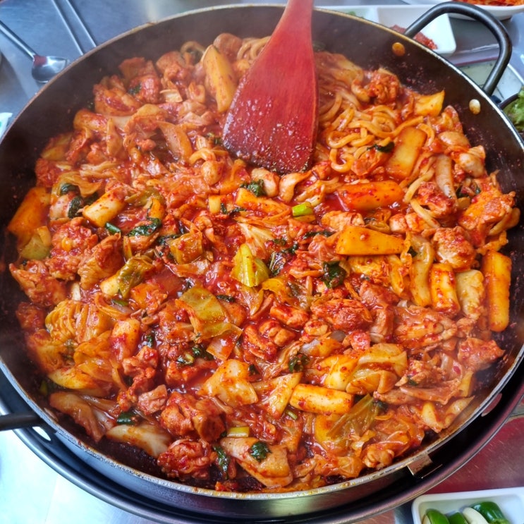  강북에 상륙한 춘천 닭갈비 맛집!! 상봉_춘천 마당 닭갈비