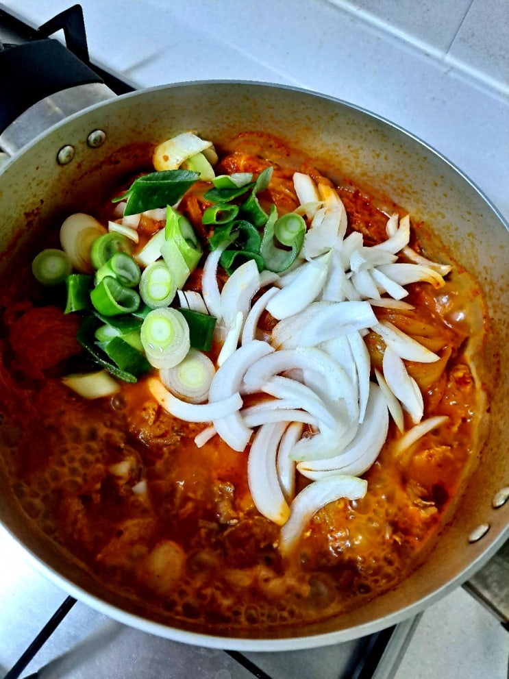  돼지고기 김치찜 레시피 ) 명랑 돼지고기 김치찜 밀키트 요리