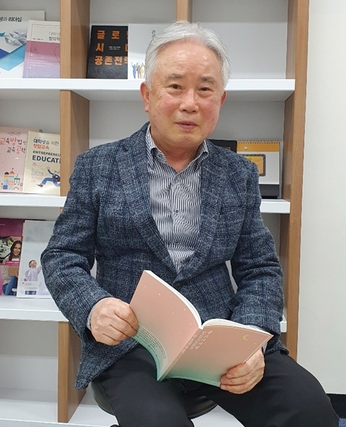 77세 대학 신입생이 꼽은 우리 사회는 '복지가 문제' 77세 대학 신입생이 꼽은 우리 사회는 '복지가 문제'