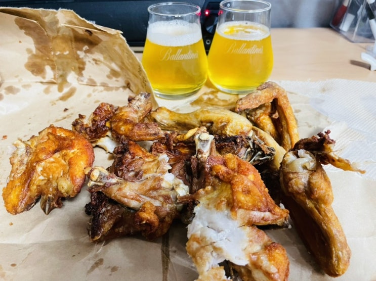  내돈내산 주말 저녁 야식 추천 - 신통치킨과 예거맥주 먹었어요