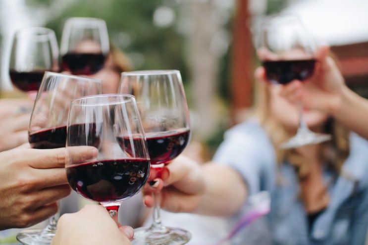 US] National Drink Wine Day