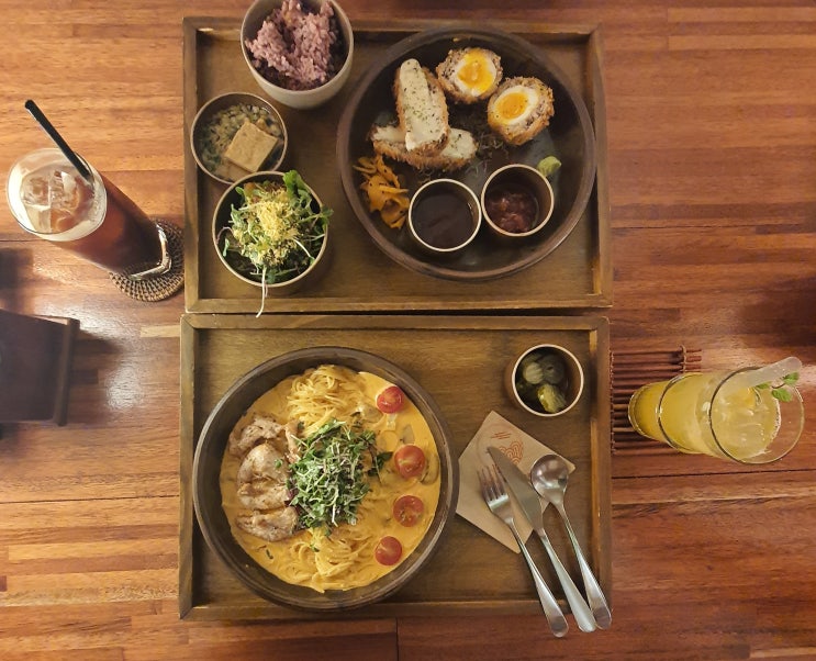  서울 신대방 분위기 좋은 브런치 맛집 - 노란집(사생활)