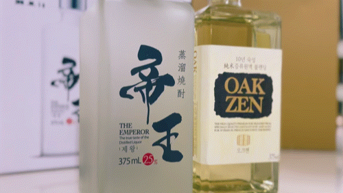  프리미엄 증류 소주 : 금복주 제왕 25도 & 오크젠 ( 본인 술 못마심)