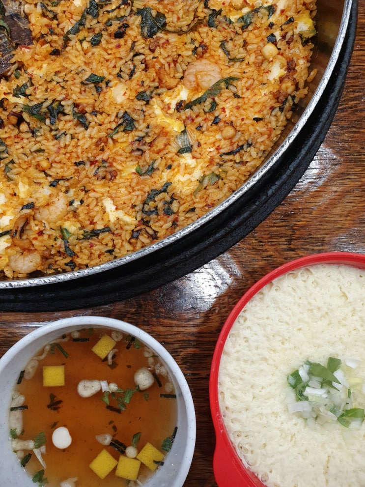 '유가네닭갈비 통영점'에서 SNS 인증하고 낙지새우철판볶음밥 치즈토핑 두배로 넣어먹었어요~! '유가네닭갈비 통영점'에서 SNS 인증하고 낙지새우철판볶음밥 치즈토핑 두배로 넣어먹었어요~!