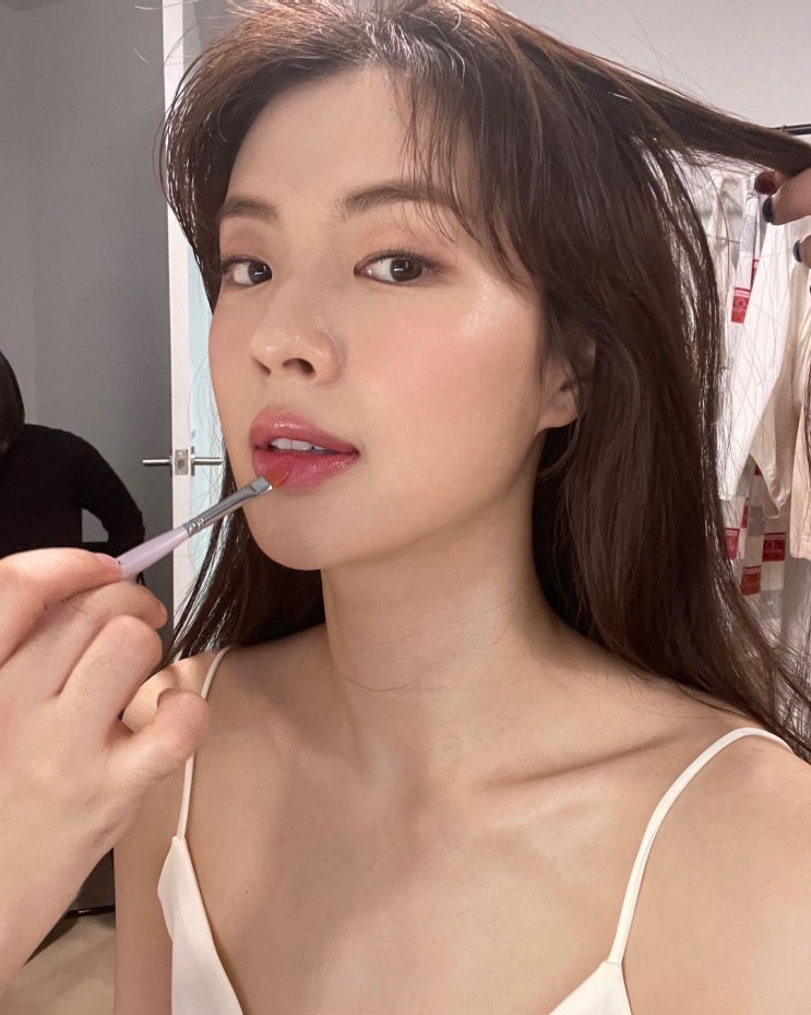 '이광수' 이선빈, 화사한 미모와 군살 하나 없는 슬림한 몸매가 드러나 눈길 '이광수' 이선빈, 화사한 미모와 군살 하나 없는 슬림한 몸매가 드러나 눈길