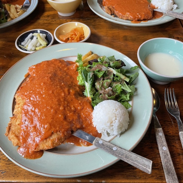  을지로입구역 맛집 우정함박 (매운돈까스, 로제함박스테이크)