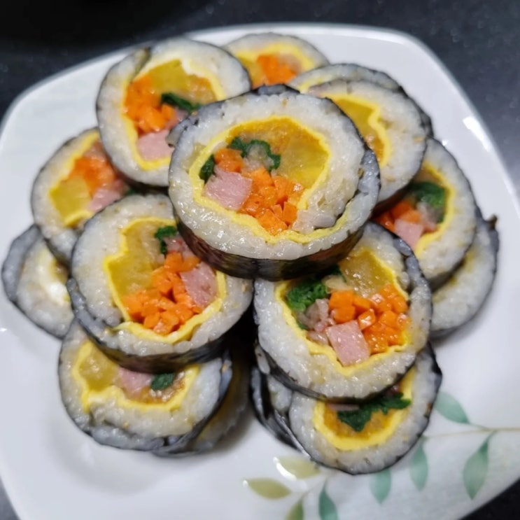  김밥만들기 김밥예쁘게싸기 김밥잘싸는방법 점심메뉴 집김밥 김밥요리 묵은지김밥