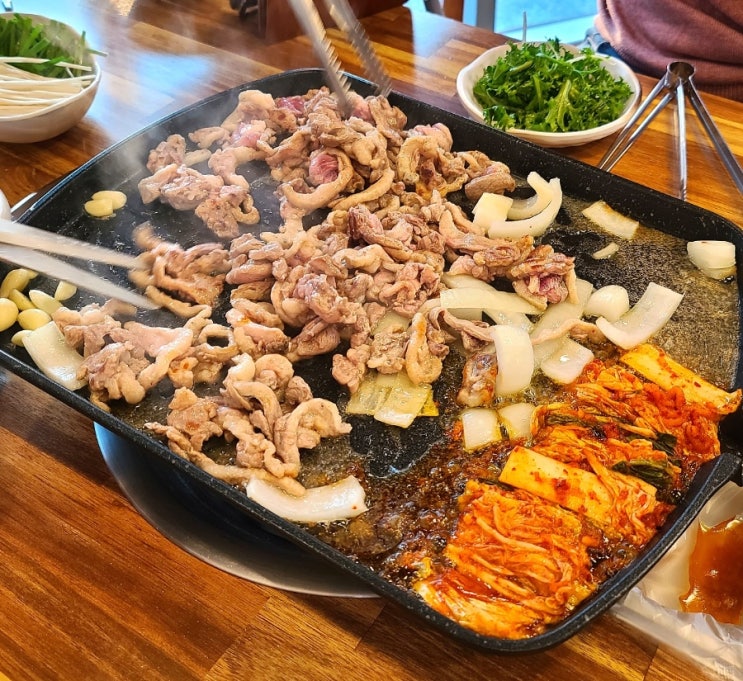  명지 고기집_ 명인황칠오리 부산 오리고기 전문