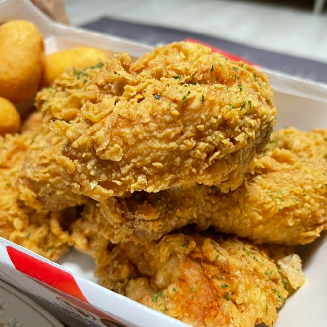  BBQ 기프트콘 주문 해본 황금올리브 치킨 황금알치즈볼 고칼 야식시간