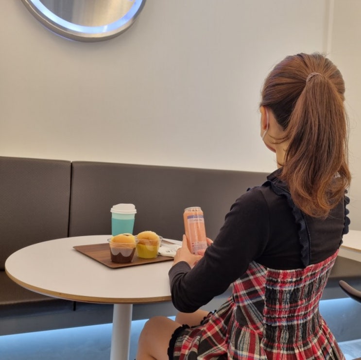  여수카페 든든한 사라다빵 레터링캔커피 웅천 카페아에