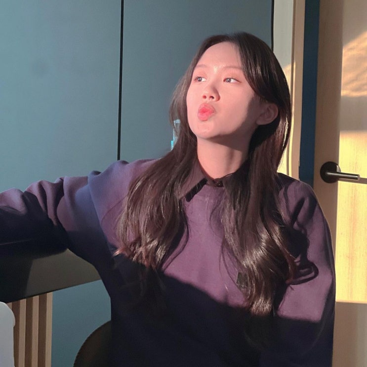 '이동국 딸' 재시, 운동복 입은 채 과감한 허리 라인 노출 한 채 모델 포스 과시 '이동국 딸' 재시, 운동복 입은 채 과감한 허리 라인 노출 한 채 모델 포스 과시