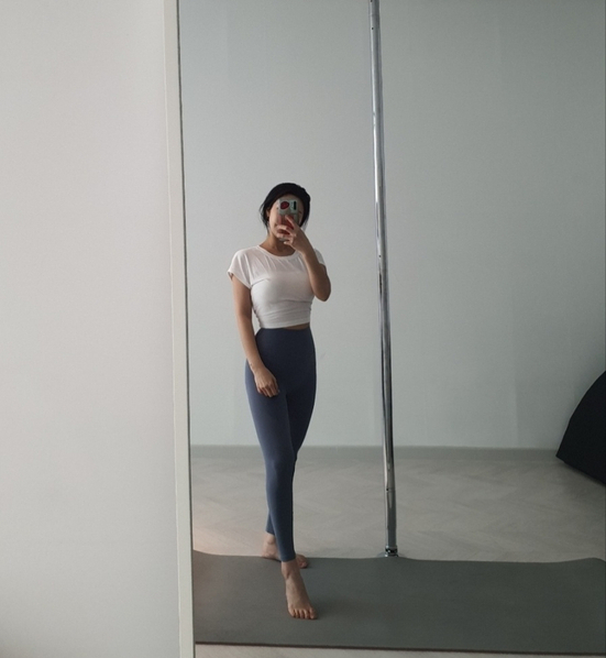  안다르 에어쿨링 레깅스 & 폴 댄스 의상으로 편한 여자운동복