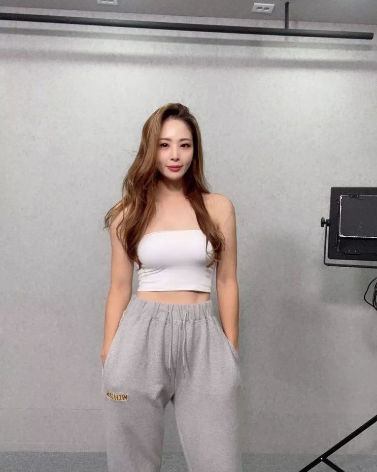 '전 리듬체조 국가대표' 신수지, 믿기 힘든 복근 뽐내며 첫 보디 프로필 찍어 "입이 쩍 벌어졌다" '전 리듬체조 국가대표' 신수지, 믿기 힘든 복근 뽐내며 첫 보디 프로필 찍어 "입이 쩍 벌어졌다"