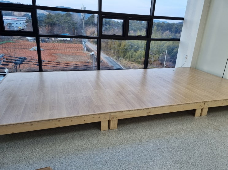  여름에 시원평상과 겨울에 따뜻한 침대 기능이 가능한 전기온돌판넬 강화마루 "구들" 바닥난방 시공