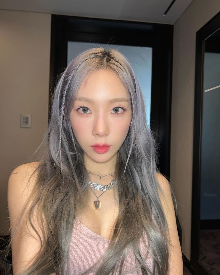 소녀시대 태연, 군살 하나 없는 잘룩한 개미 허리 글래머 몸매 드러내 "반응 폭발했다" 소녀시대 태연, 군살 하나 없는 잘룩한 개미 허리 글래머 몸매 드러내 "반응 폭발했다"