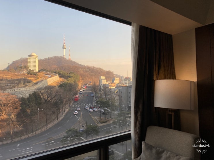  밀레니엄 힐튼 서울 디럭스룸- 마운틴 뷰 호캉스 (+ 근교 맛집/카페- 계단집, 산채집)
