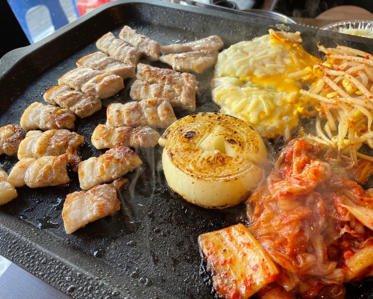 매탄동맛집 삼겹살과 해물전골의 조합 꿀삼겹 수원점