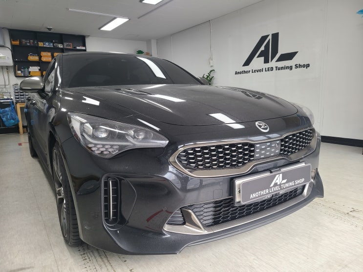  김포스팅어 아크릴 매립 엠비언트  순정 컨티션으로 시공 합니다.