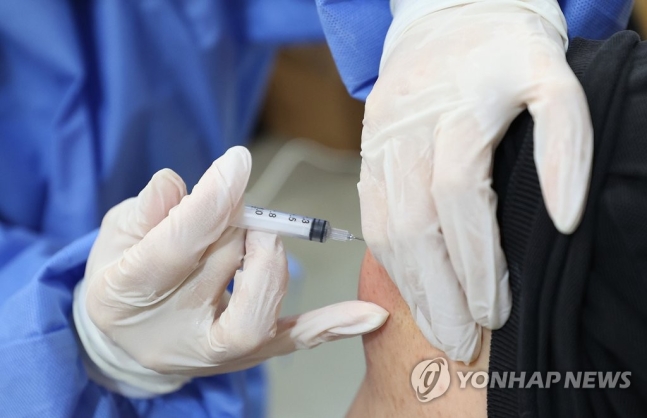 "오미크론, 3차접종자엔 계절독감…독감으로 연 3천~5천명 사망"(종합2보) "오미크론, 3차접종자엔 계절독감…독감으로 연 3천~5천명 사망"(종합2보)
