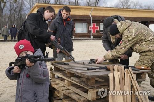 [<b>우크라</b> 일촉즉발] <b>우크라</b>, 국가<b>비상사태 선포</b> 예정…예비군도... 