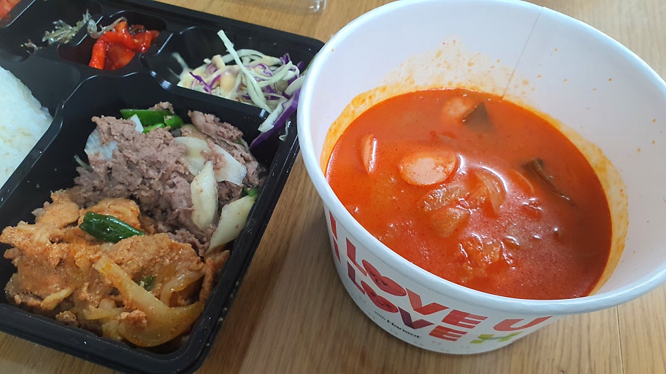 한솥도시락 제주대정문점 사진 6