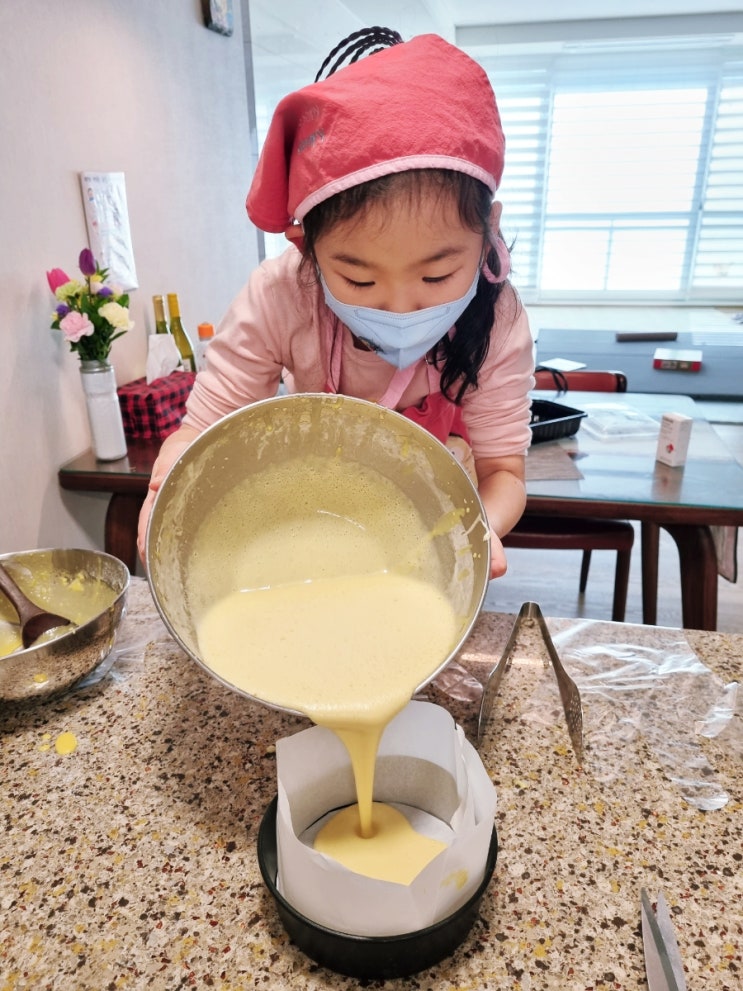 베이킹놀이로 쌀 카스테라 만들기 팔이 아파요.. 베이킹놀이로 쌀 카스테라 만들기 팔이 아파요..