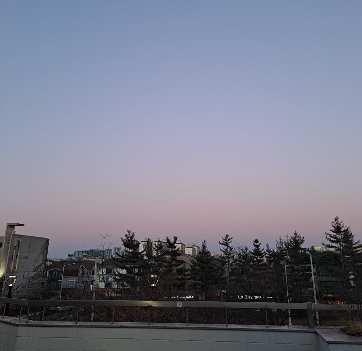  아직 촛불을 켤 때가 아닙니다.