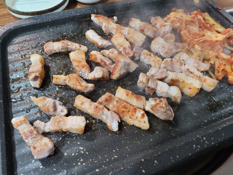  만족김치삼겹살 창신동맛집
