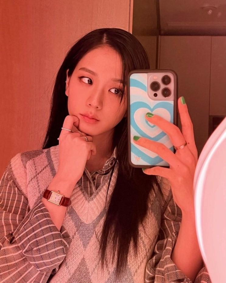블랙핑크 지수, 시크한 눈빛으로 도도한 매력을 뽐내 "대충 찍어도 화보" 블랙핑크 지수, 시크한 눈빛으로 도도한 매력을 뽐내 "대충 찍어도 화보"
