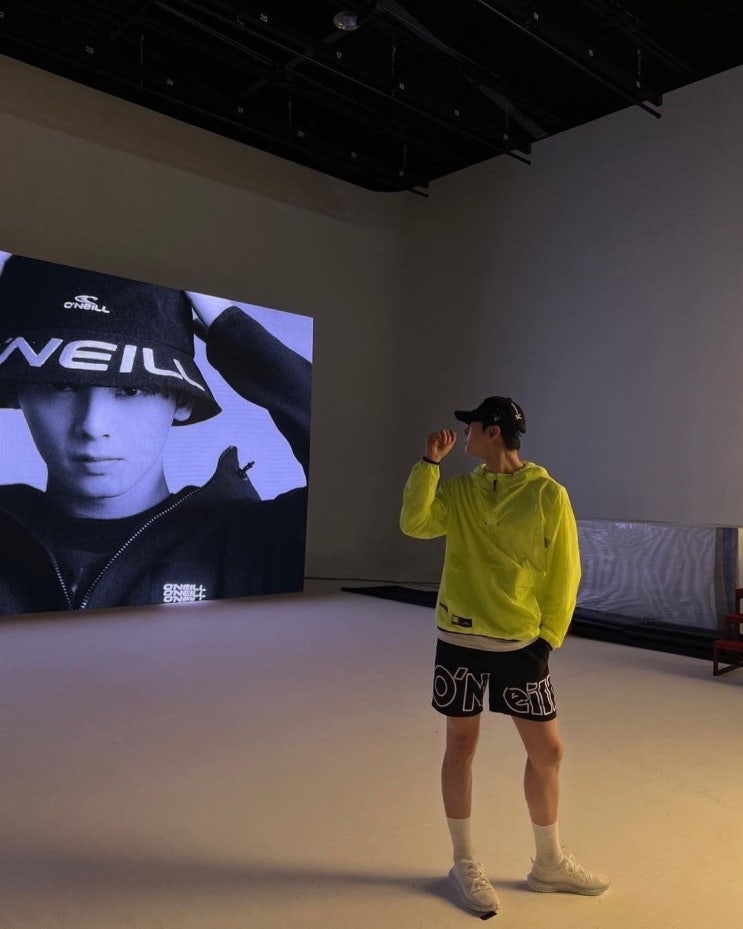 차은우 멀리서 봐도 잘생겼다 진짜 차은우 멀리서 봐도 잘생겼다 진짜