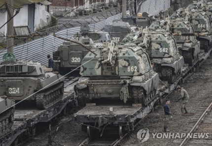 [<b>우크라</b> 일촉즉발] <b>우크라</b> 의회, 전운 고조 속 <b>비상사태 선포</b> 승인