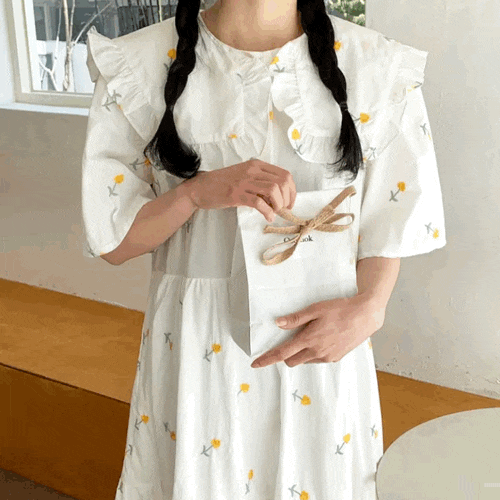  116.세일러 꽃 자수 소녀 롱 원피스
