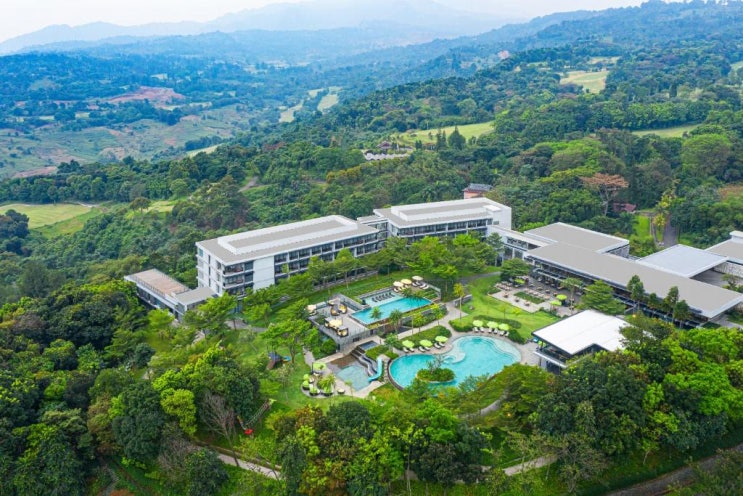  보고르 호텔  Royal Tulip Gunung Geulis Resort and Golf